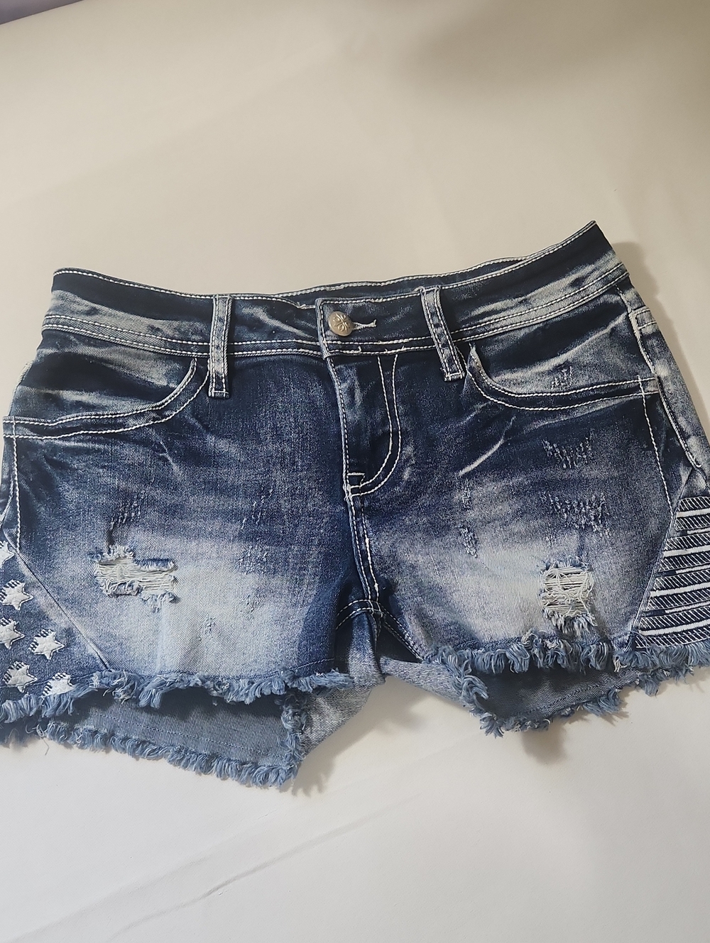 Frayed Hem Distressed Denim Shorts - Blue